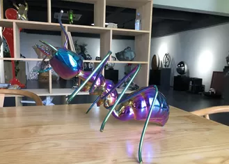 Colorful Table Decor Metal Ant Sculpture Stainless Steel Titanium Craft